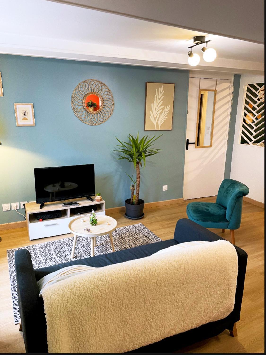 Confortable A Centre, A Pied Apartment *