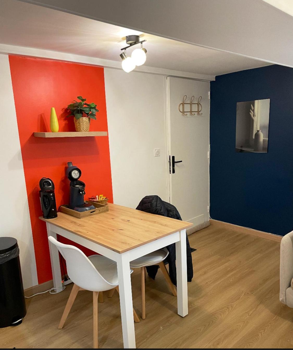 Confortable A Centre, A Pied